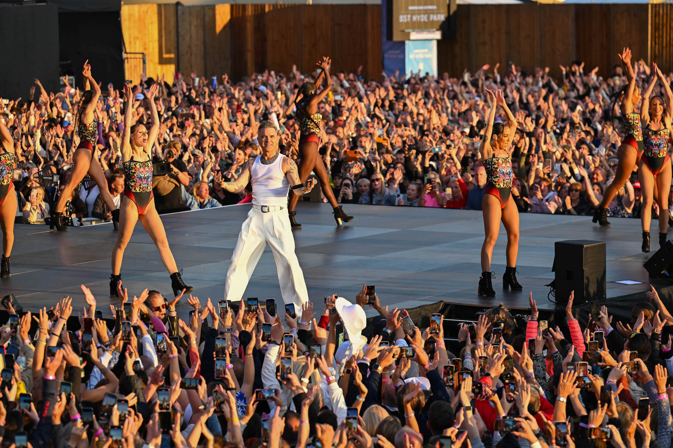 REVIEW Robbie Williams BST Hyde Park